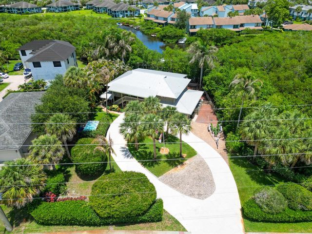 304 SW Indian Groves Drive, Stuart, FL 34994