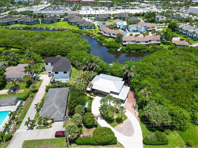 304 SW Indian Groves Drive, Stuart, FL 34994