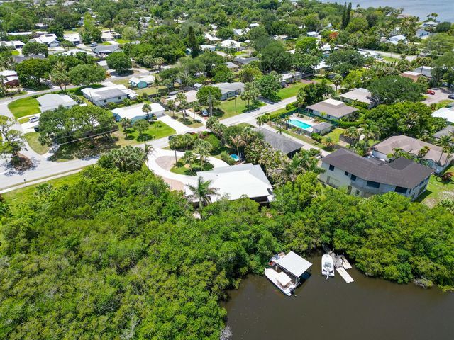 304 SW Indian Groves Drive, Stuart, FL 34994