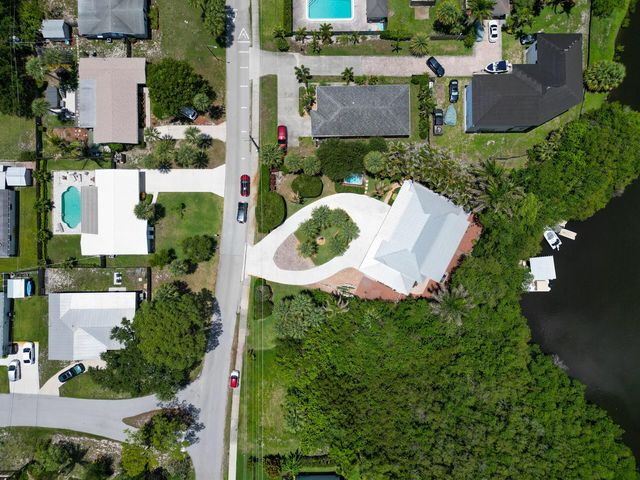 304 SW Indian Groves Drive, Stuart, FL 34994
