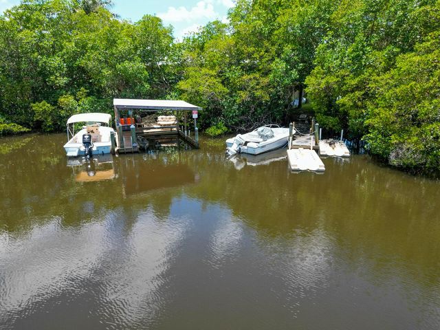 304 SW Indian Groves Drive, Stuart, FL 34994