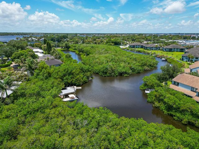 304 SW Indian Groves Drive, Stuart, FL 34994