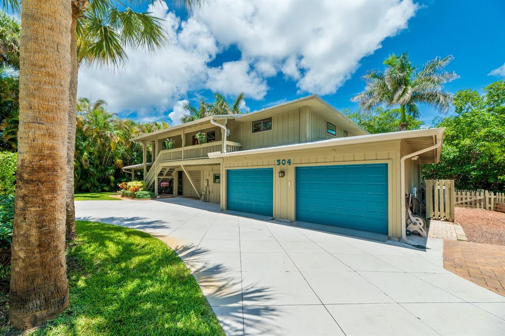 304 SW Indian Groves Drive, Stuart, FL 34994