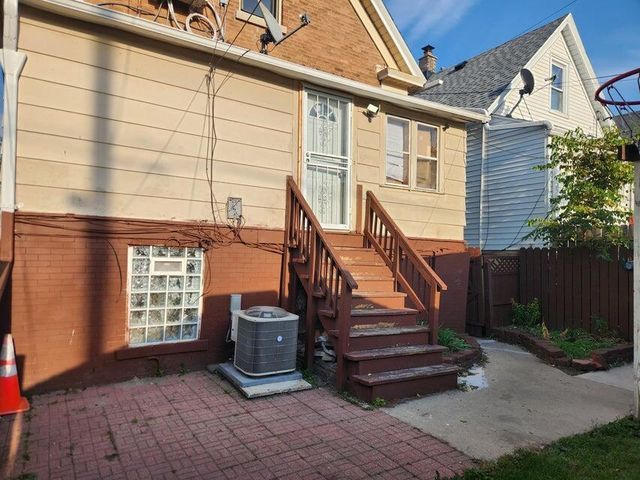 1939 S Winona LANE #1941, Milwaukee, WI 53204