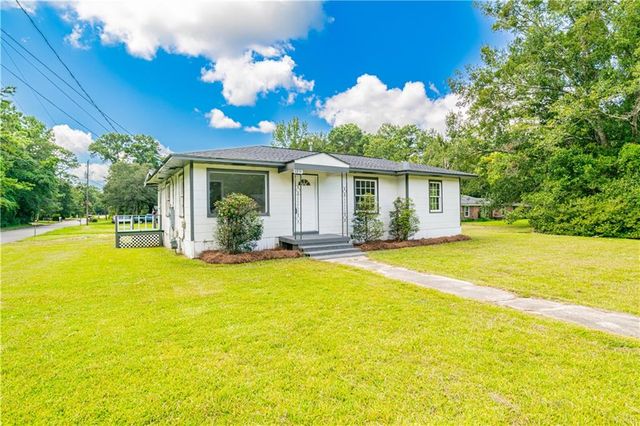2901 Club House Road, Mobile, AL 36605
