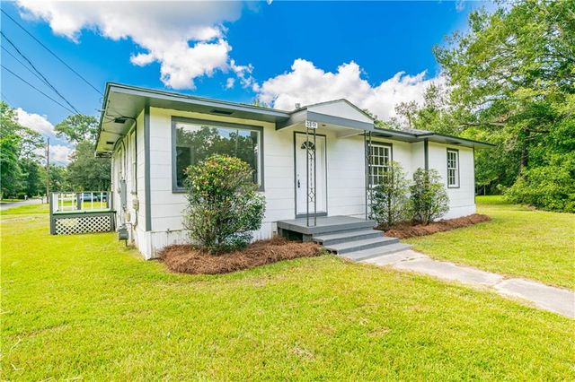 2901 Club House Road, Mobile, AL 36605
