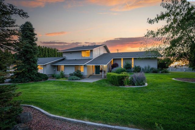 590 Mcdonald Dr, Pasco, WA 99301