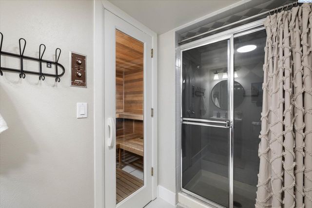 590 Mcdonald Dr, Pasco, WA 99301