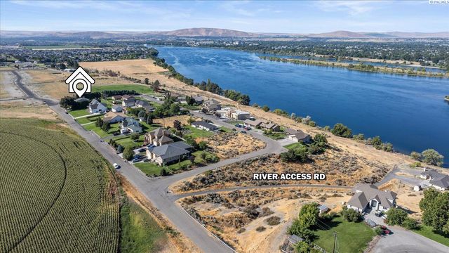 590 Mcdonald Dr, Pasco, WA 99301