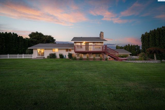 590 Mcdonald Dr, Pasco, WA 99301