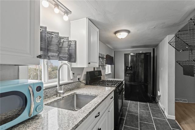 920 Wymore St, Elliott, PA 15220