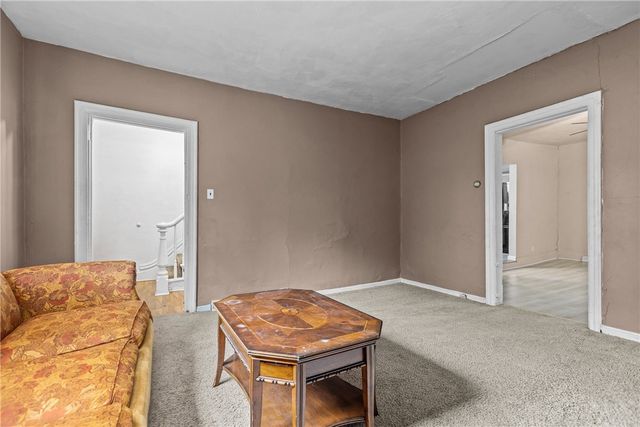 920 Wymore St, Elliott, PA 15220