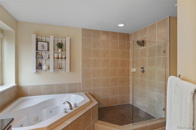 14109 Berryknoll Drive, Utica, MI 48315
