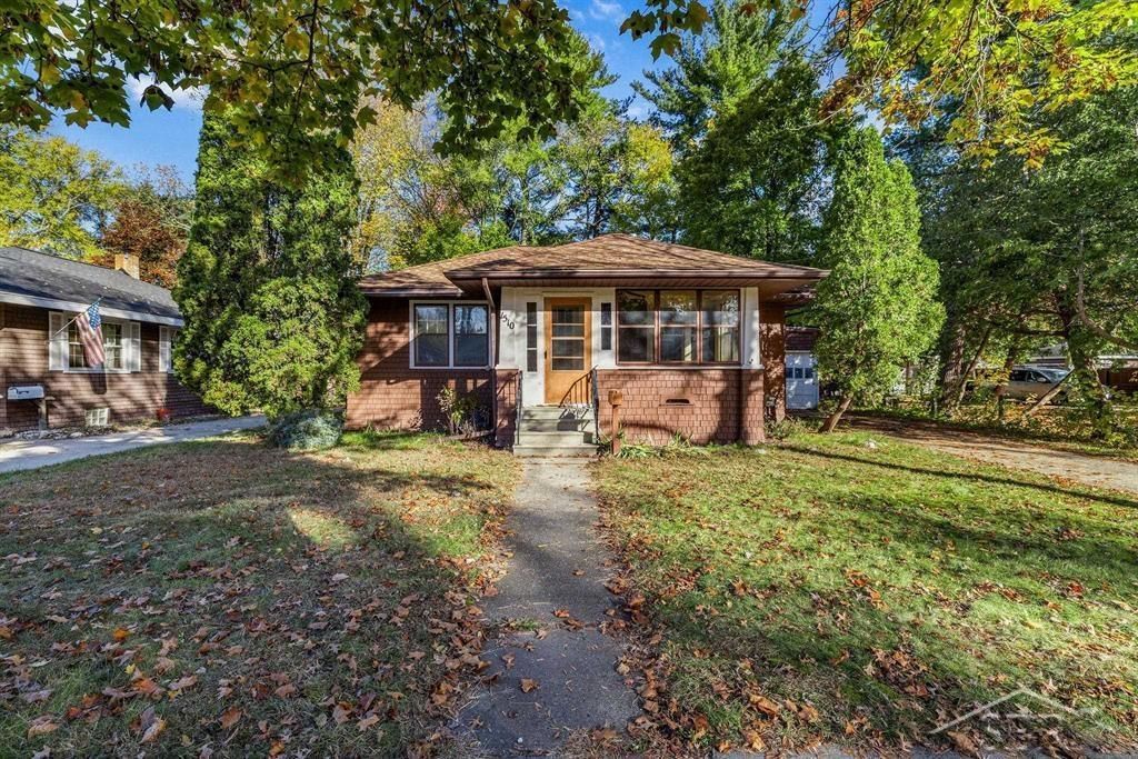 1510 W Hines Street, Midland, MI 48640