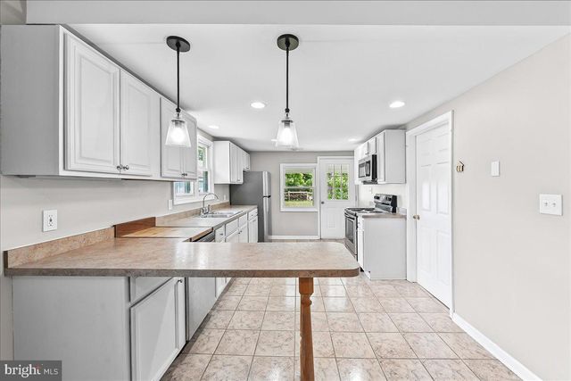 1019 RIVERSIDE DR, Pottstown, PA 19465