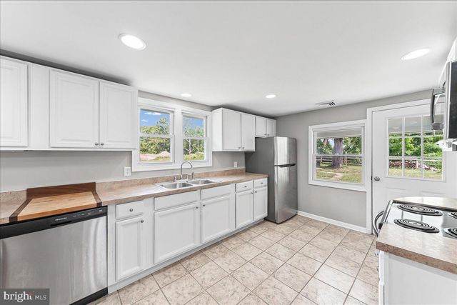 1019 RIVERSIDE DR, Pottstown, PA 19465