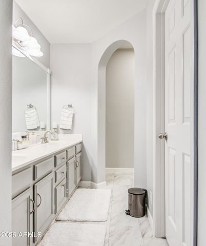 1633 E LAKESIDE Drive 195, Gilbert, AZ 85234
