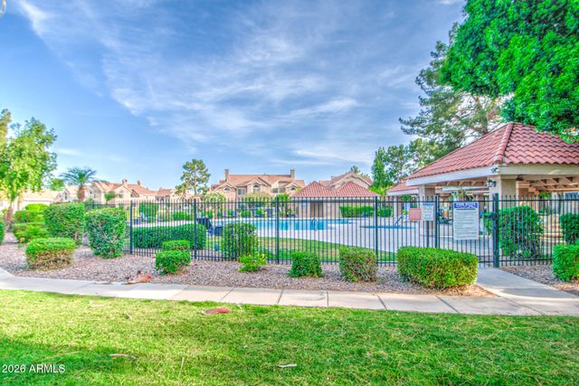 1633 E LAKESIDE Drive 195, Gilbert, AZ 85234