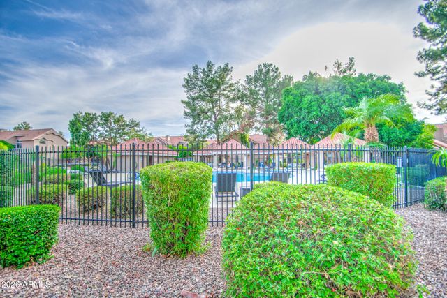 1633 E LAKESIDE Drive 195, Gilbert, AZ 85234