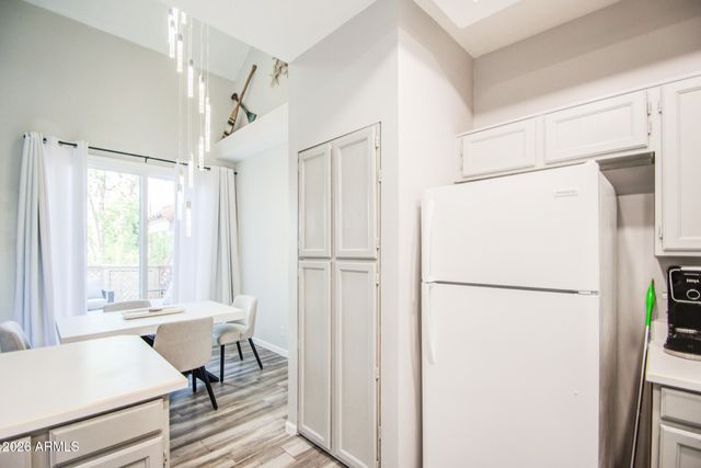 1633 E LAKESIDE Drive 195, Gilbert, AZ 85234