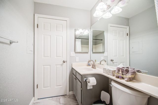 1633 E LAKESIDE Drive 195, Gilbert, AZ 85234