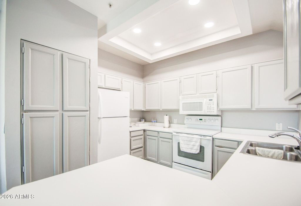 1633 E LAKESIDE Drive 195, Gilbert, AZ 85234 — photo 2