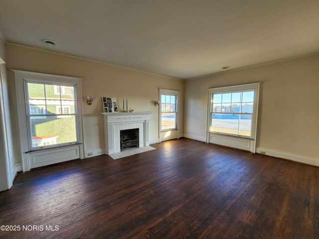 424 Winthrop Street, Toledo, OH 43620