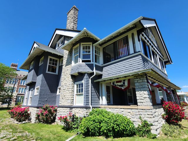 424 Winthrop Street, Toledo, OH 43620