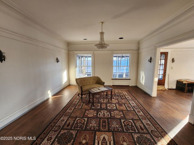 424 Winthrop Street, Toledo, OH 43620