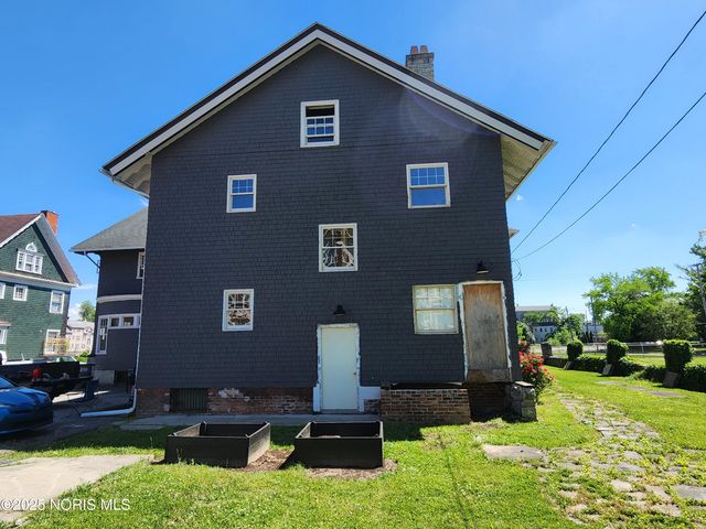 424 Winthrop Street, Toledo, OH 43620