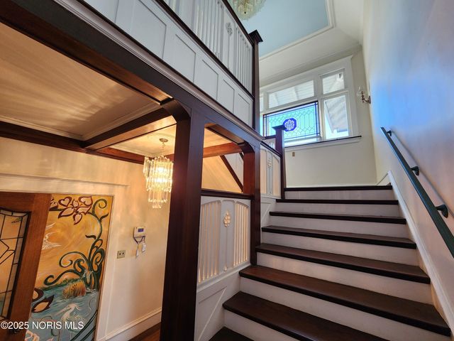 424 Winthrop Street, Toledo, OH 43620