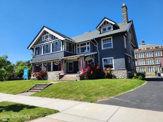 424 Winthrop Street, Toledo, OH 43620