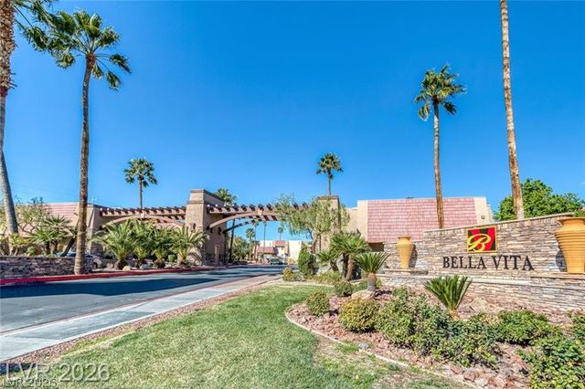 5350 River Glen Drive 298, Las Vegas, NV 89103