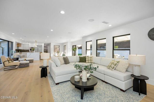 1324 La Granada Drive, Thousand Oaks, CA 91362