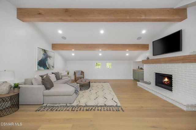 1324 La Granada Drive, Thousand Oaks, CA 91362