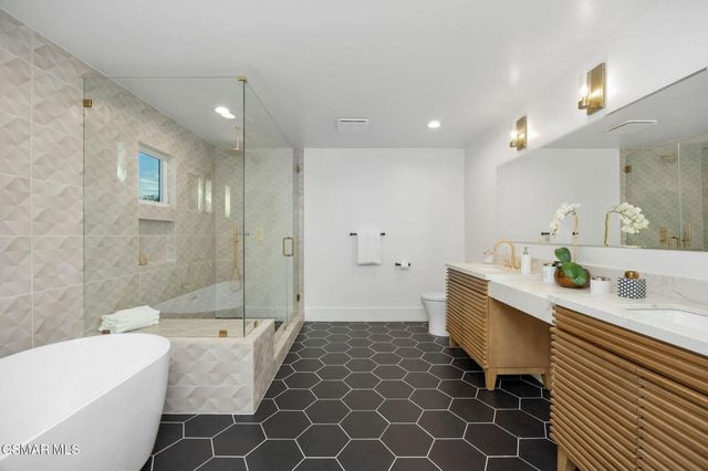 1324 La Granada Drive, Thousand Oaks, CA 91362