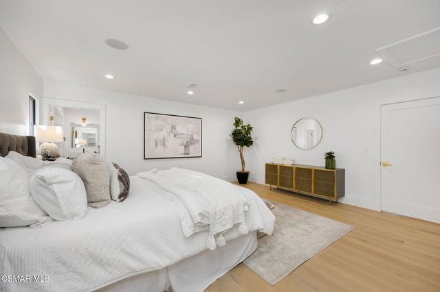 1324 La Granada Drive, Thousand Oaks, CA 91362