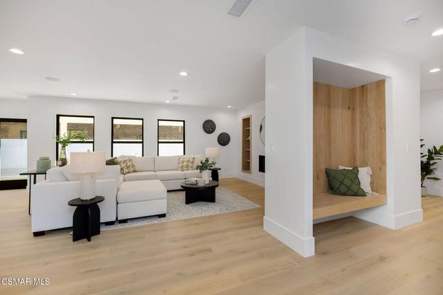 1324 La Granada Drive, Thousand Oaks, CA 91362