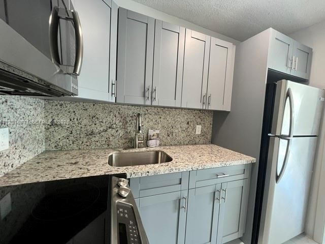 5050 NW 7th Street 220, Miami, FL 33126