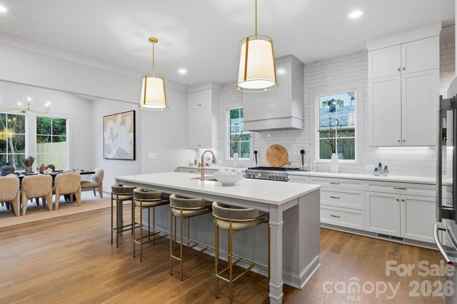 1117 Lomax Avenue, Charlotte, NC 28211