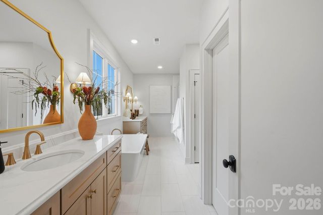 1117 Lomax Avenue, Charlotte, NC 28211