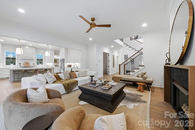 1117 Lomax Avenue, Charlotte, NC 28211