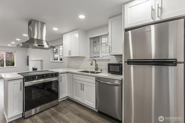 4424 S Holly Street, Seattle, WA 98118