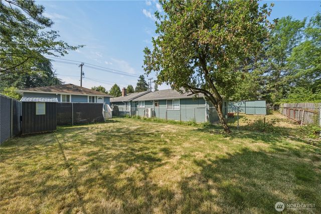 4424 S Holly Street, Seattle, WA 98118