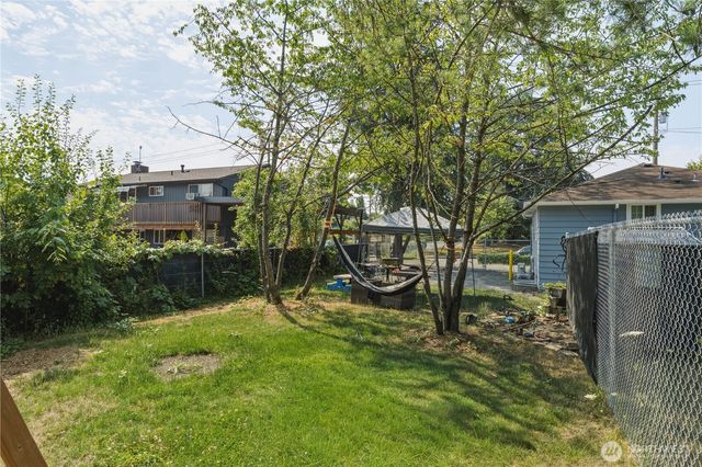 4424 S Holly Street, Seattle, WA 98118