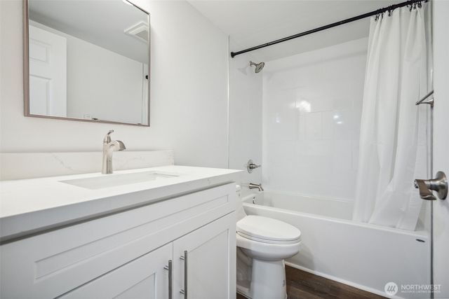 4424 S Holly Street, Seattle, WA 98118