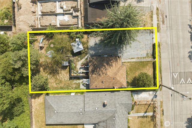 4424 S Holly Street, Seattle, WA 98118