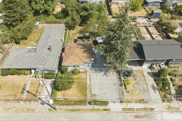 4424 S Holly Street, Seattle, WA 98118