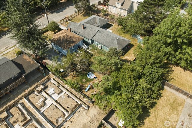 4424 S Holly Street, Seattle, WA 98118