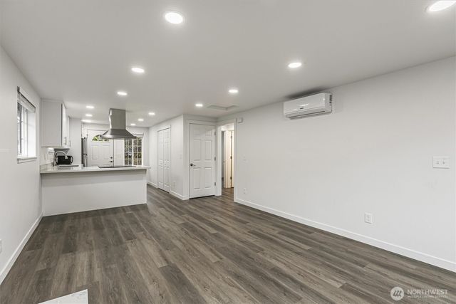 4424 S Holly Street, Seattle, WA 98118